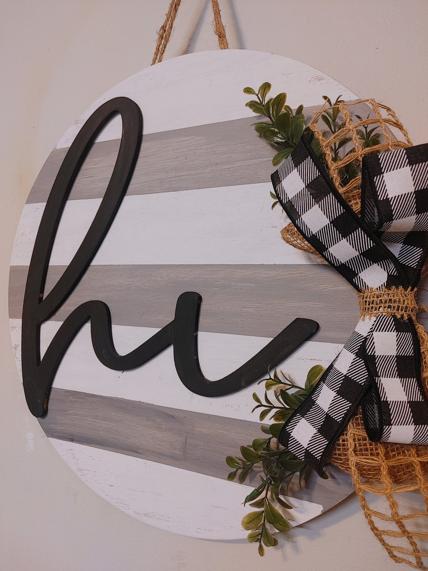 18" 3D "hi" Gray + White Stripes
